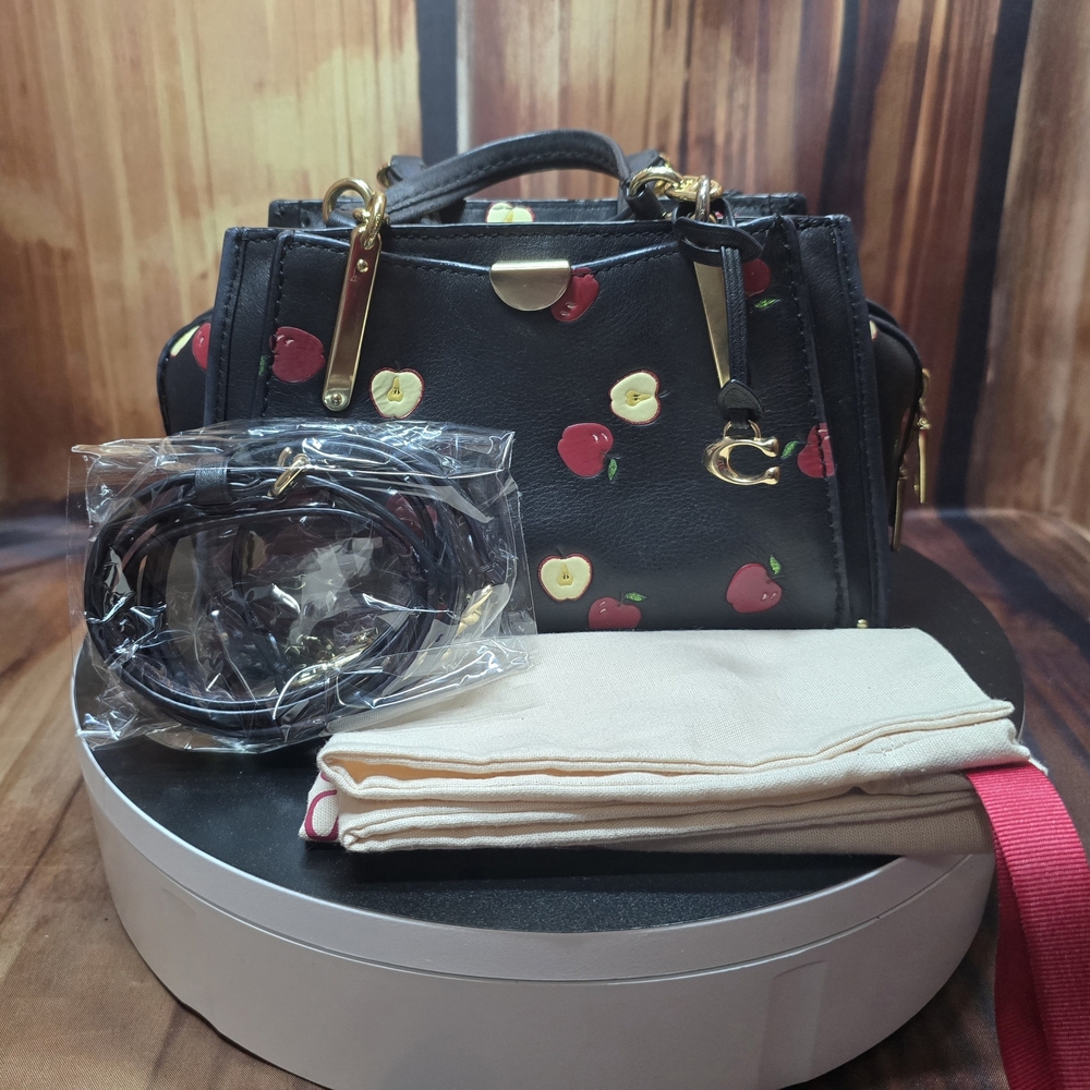 Coach Dreamer 21 Scattered Apple Crossbody Bag -RARE - EUC - Picture 16 of 16
